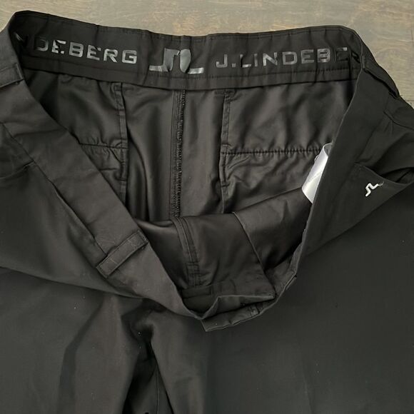 J.Linderberg Men's Flat-front Shorts In Black Sz-36 - Picture 5 of 7